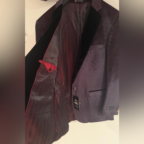 Burgundy men’s slim fit jacket velvet